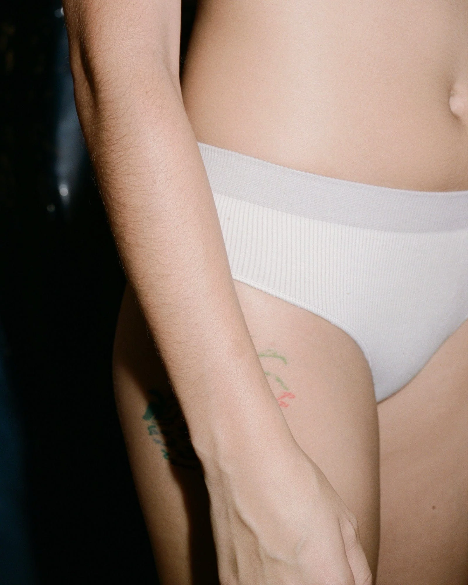 Fine Seamless Bell Pants - Image 4