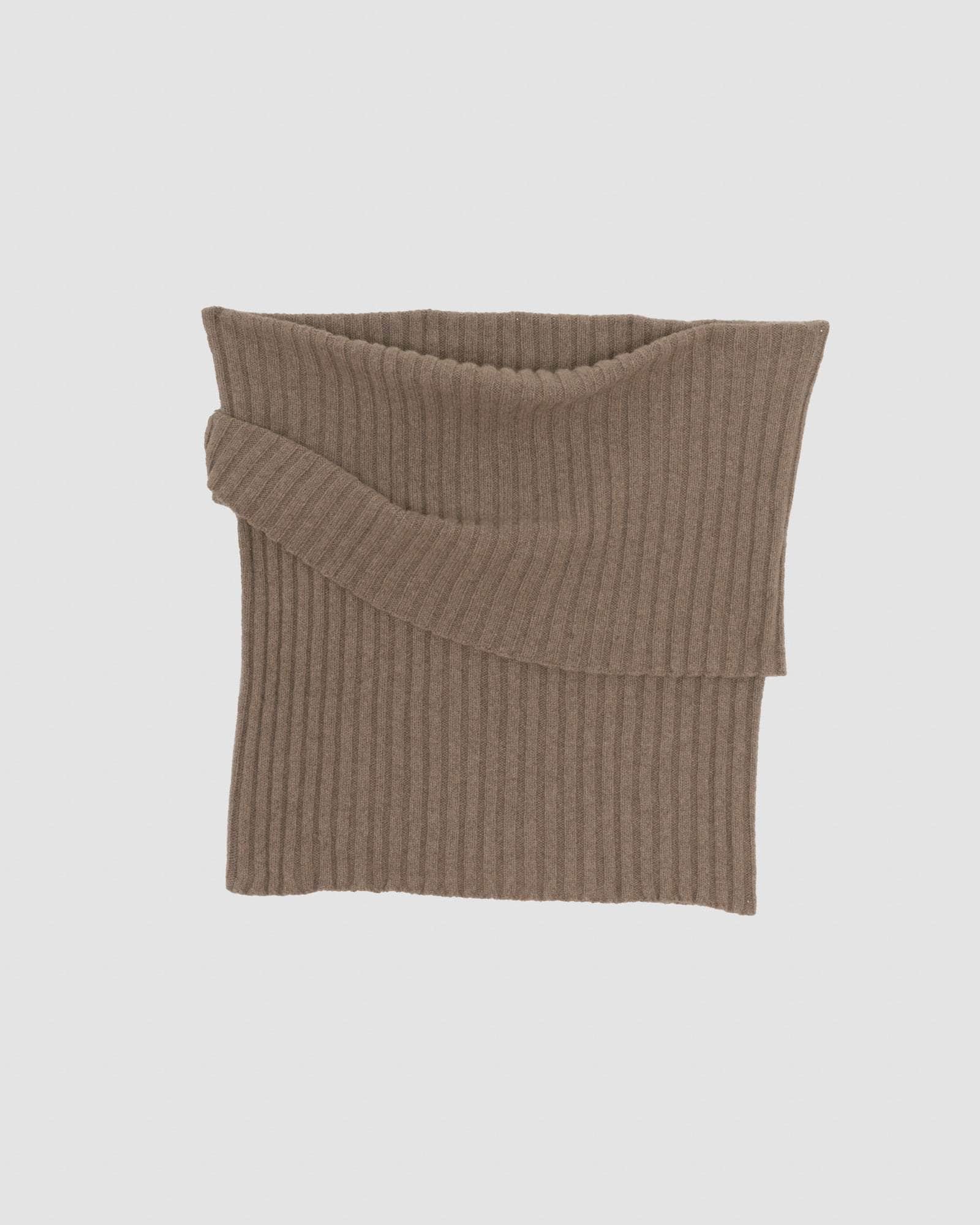 Kai Scarf Roll - Image 5
