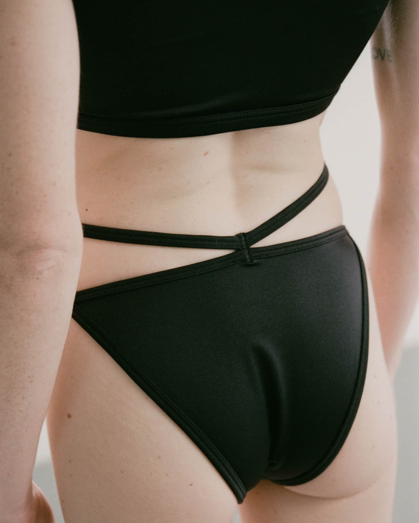 Nida Bikini Pants - Image 4