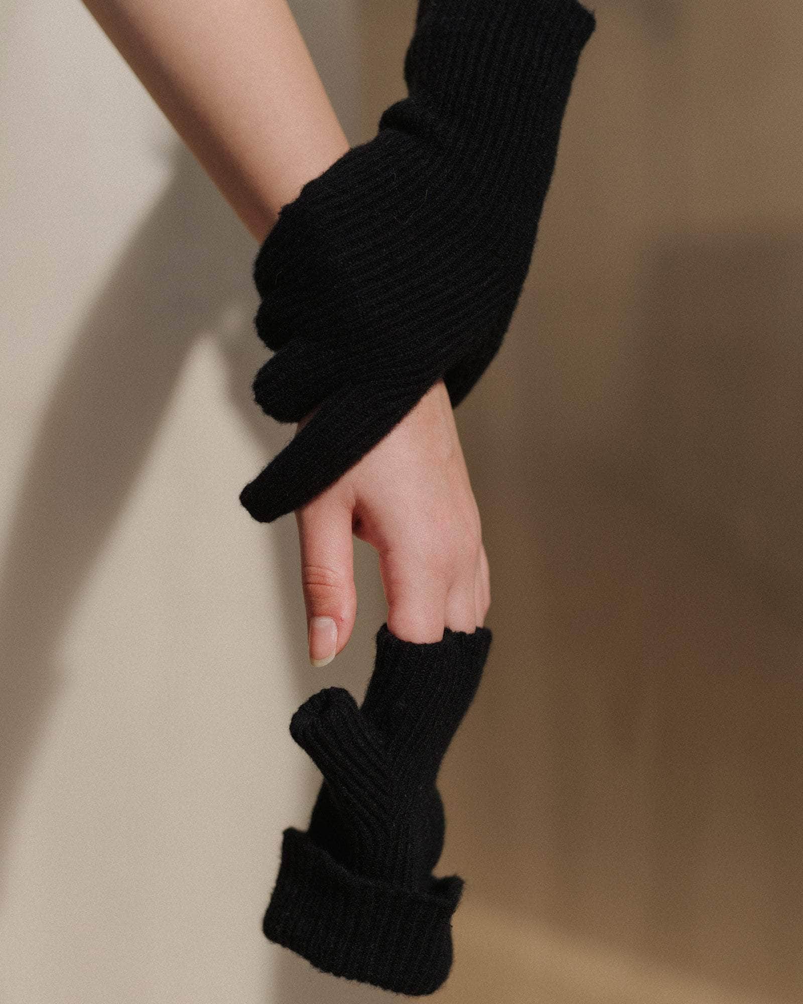 Ribbed Gloves - Image 4