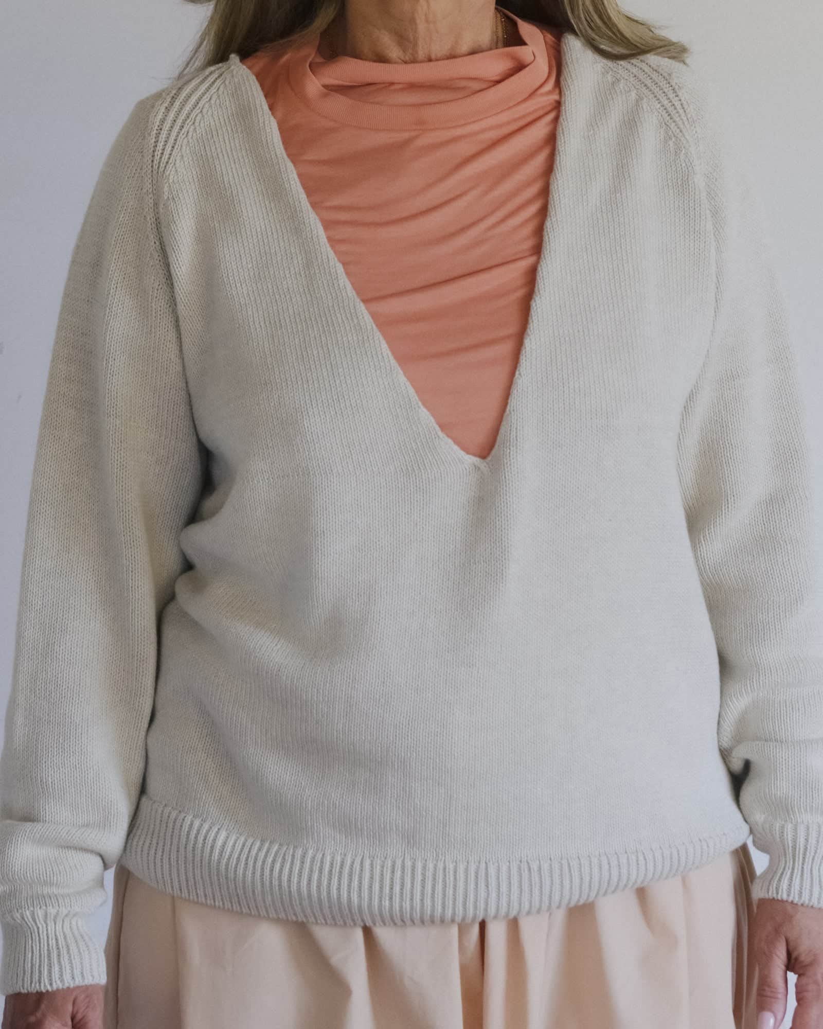 Soar V Neck - Image 5