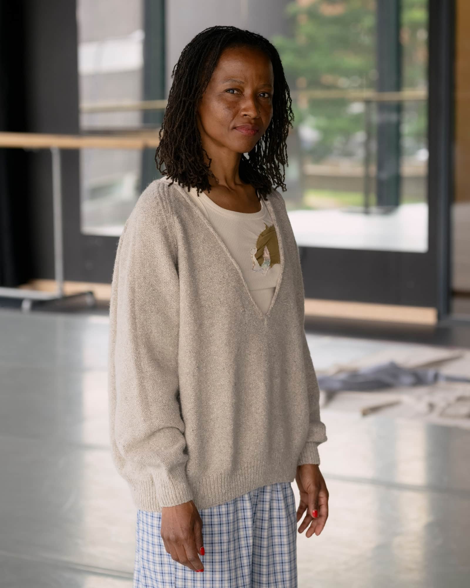 Soar V Neck - Image 3