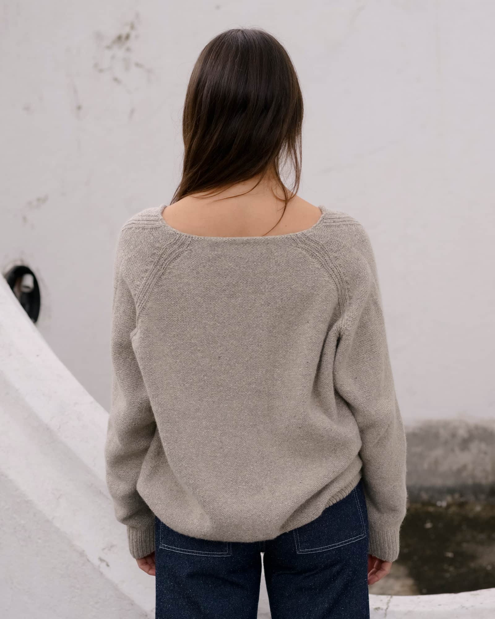 Soar V Neck - Image 7