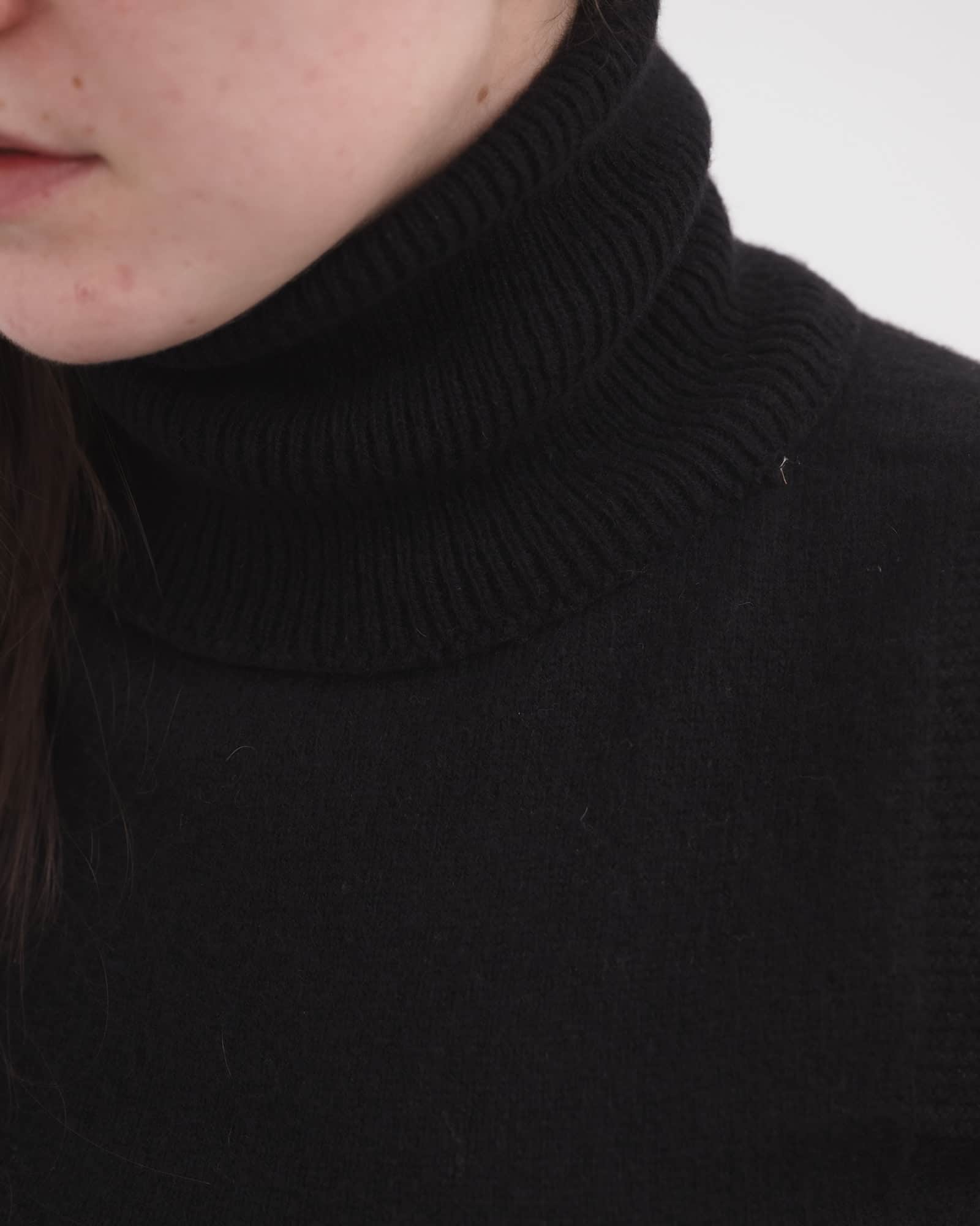 Tier Turtleneck Vest - Image 6